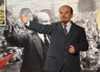 Lenin's still alive (Retro Museum, Varna, Bulgaria, 2017) Lenin's still alive (Retro Museum, Varna, Bulgaria, 2017)